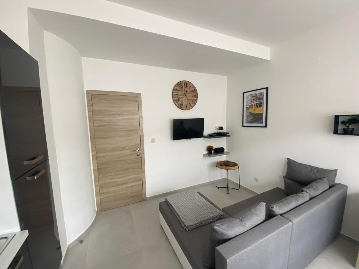 1-C Superbe Appartement Tres Calme Et Bien Decore Charleroi Kültér fotó