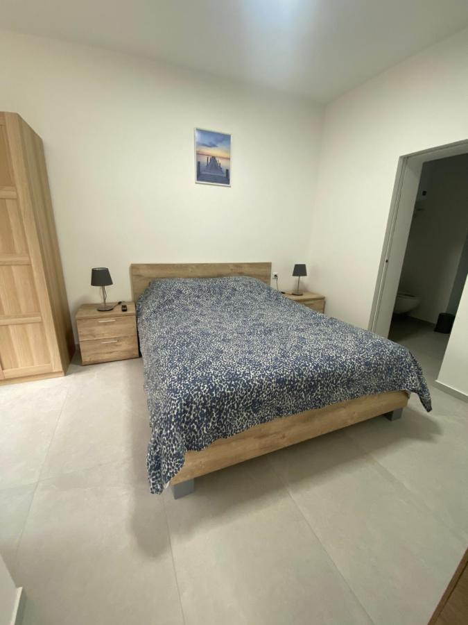 1-C Superbe Appartement Tres Calme Et Bien Decore Charleroi Kültér fotó