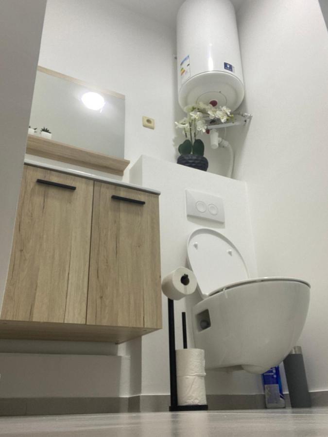 1-C Superbe Appartement Tres Calme Et Bien Decore Charleroi Kültér fotó