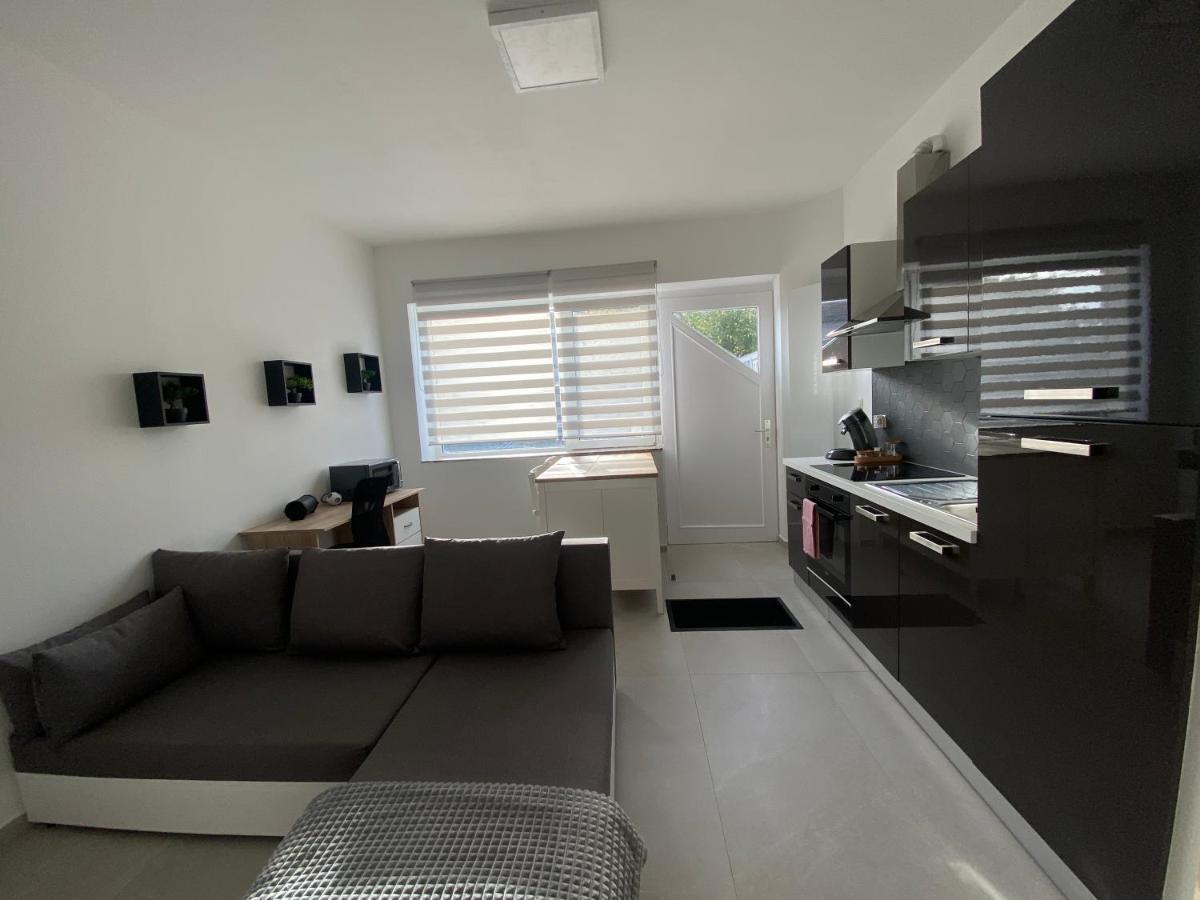 1-C Superbe Appartement Tres Calme Et Bien Decore Charleroi Kültér fotó