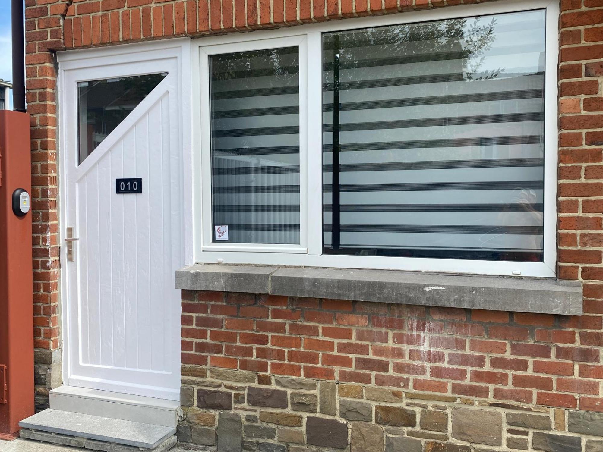 1-C Superbe Appartement Tres Calme Et Bien Decore Charleroi Kültér fotó