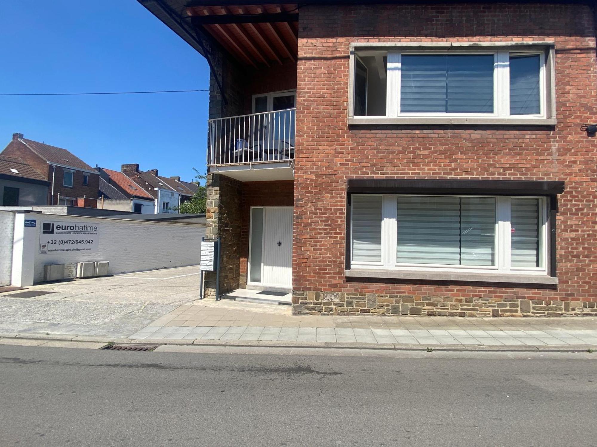 1-C Superbe Appartement Tres Calme Et Bien Decore Charleroi Kültér fotó